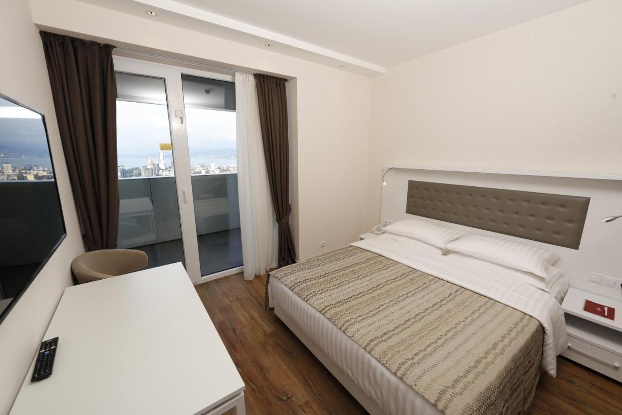 Apartments In Alliance Batumi Exterior foto